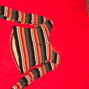 Long sleeve cropped.